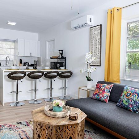 Beautiful Casita With King Bed And Private Patio Close To Calle 8, Mia Airport, Coral Gables Miami Exteriör bild