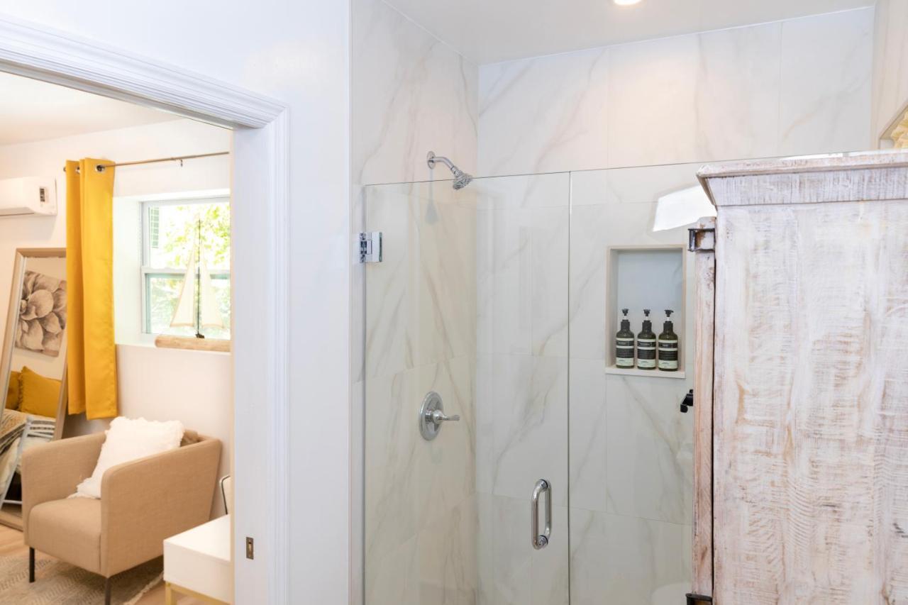 Beautiful Casita With King Bed And Private Patio Close To Calle 8, Mia Airport, Coral Gables Miami Exteriör bild